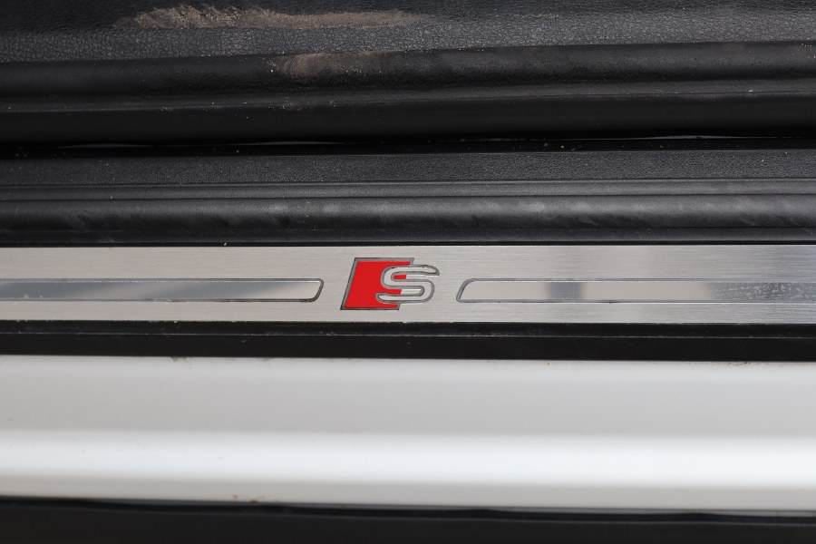 Vehicle image 19 of 53