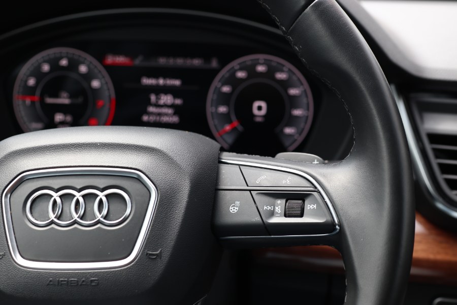 Vehicle image 40 of 53