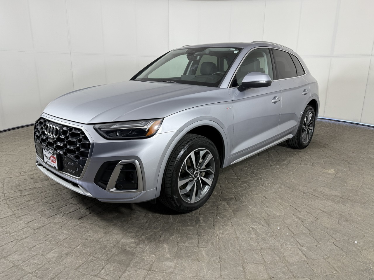 Vehicle image 1 of 19