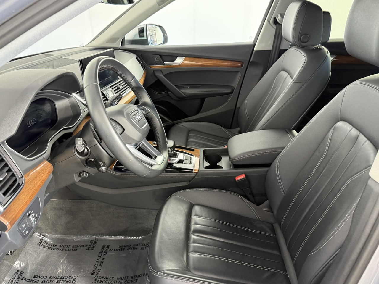Vehicle image 12 of 19