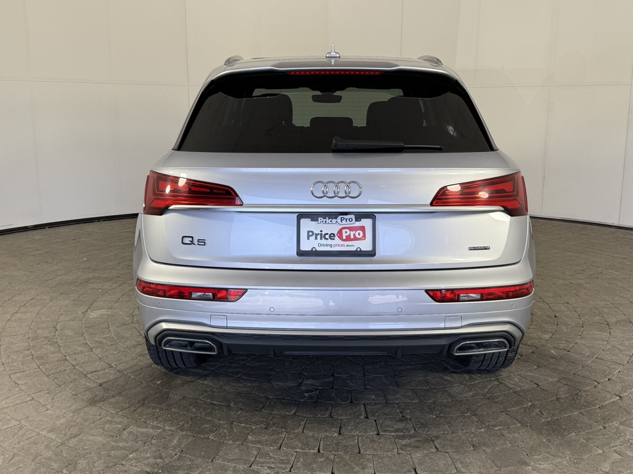 Vehicle image 5 of 19