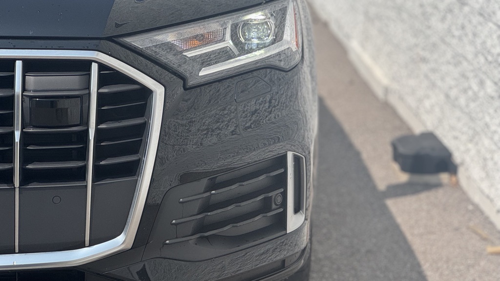 Vehicle image 7 of 23