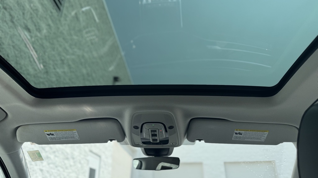 Vehicle image 12 of 23