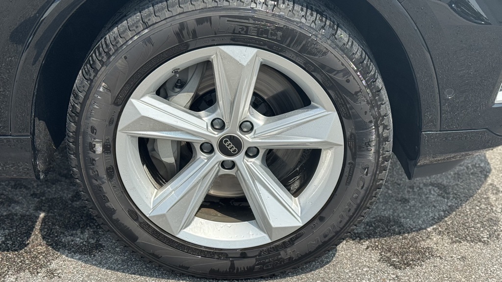 Vehicle image 6 of 23