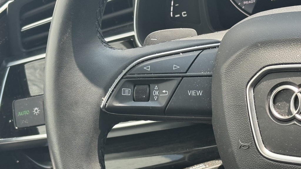 Vehicle image 18 of 23