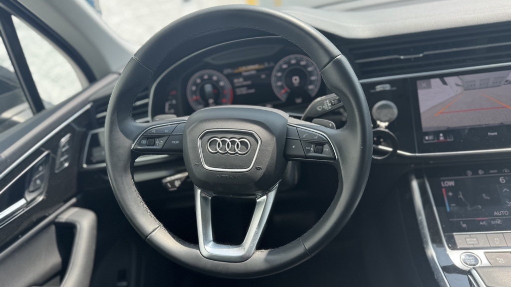 Vehicle image 16 of 23