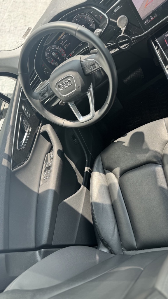 Vehicle image 15 of 23