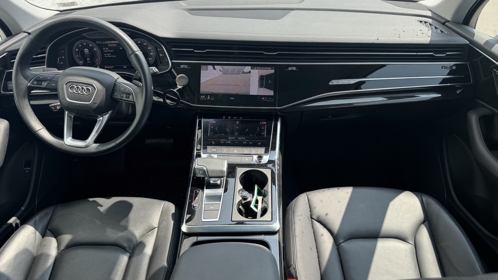Vehicle image 13 of 23