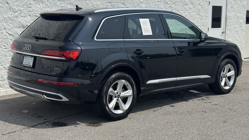 Vehicle image 4 of 23