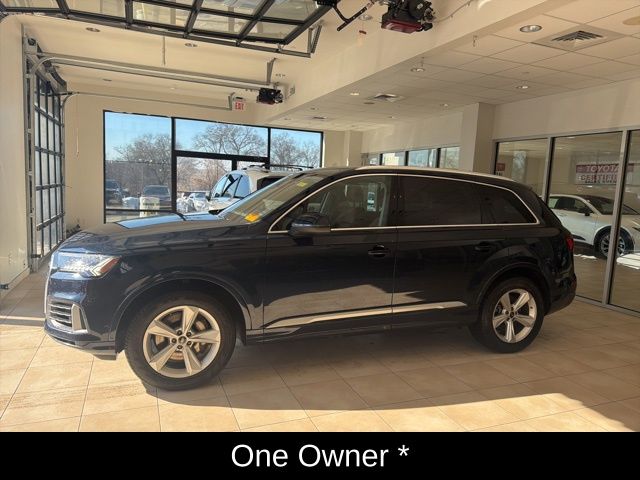 2023 Audi Q7 Premium Image 2 of 19