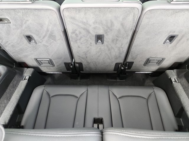Vehicle image 22 of 31