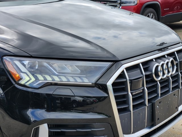 Vehicle image 21 of 31