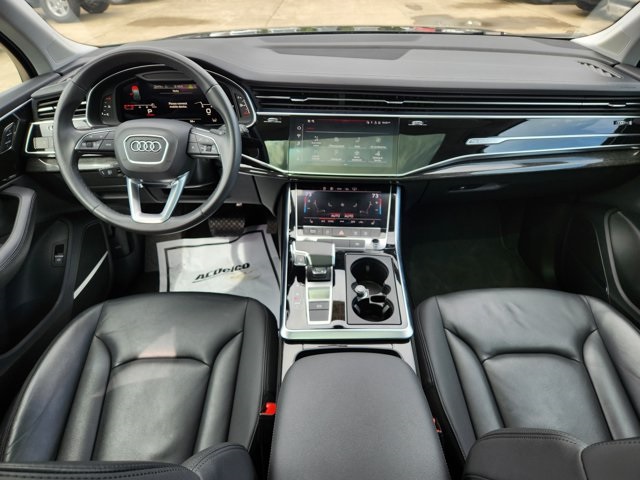 Vehicle image 17 of 31