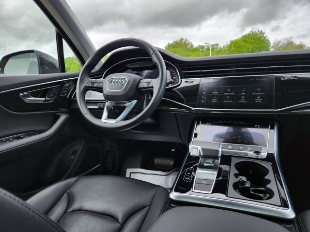Vehicle image 23 of 31