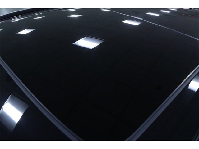 Vehicle image 15 of 31