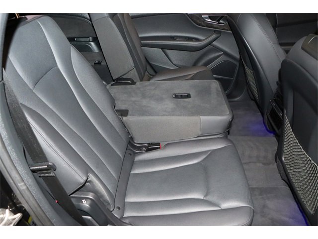 Vehicle image 26 of 31