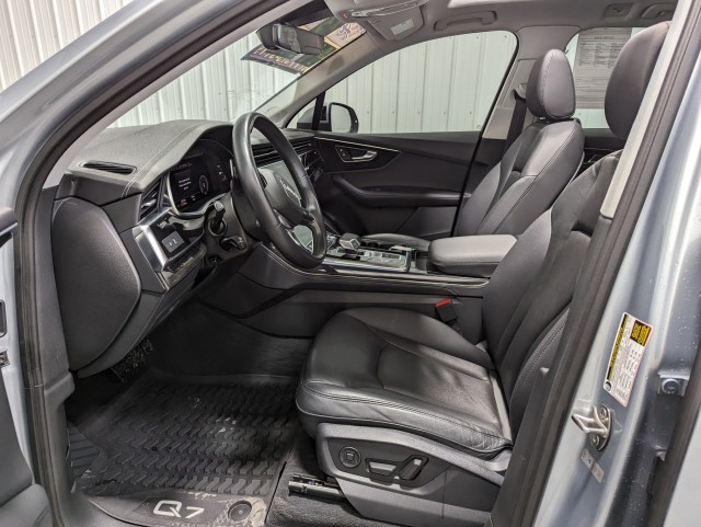 Vehicle image 12 of 26
