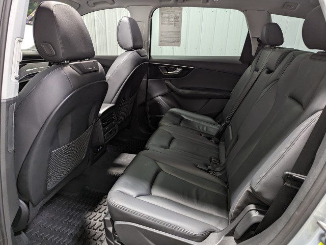 Vehicle image 8 of 26