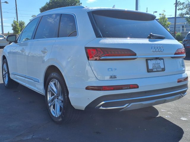 Vehicle image 7 of 40