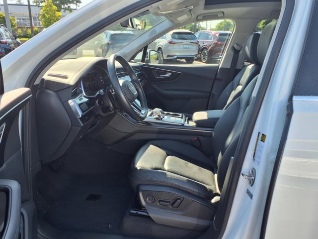 Vehicle image 29 of 40