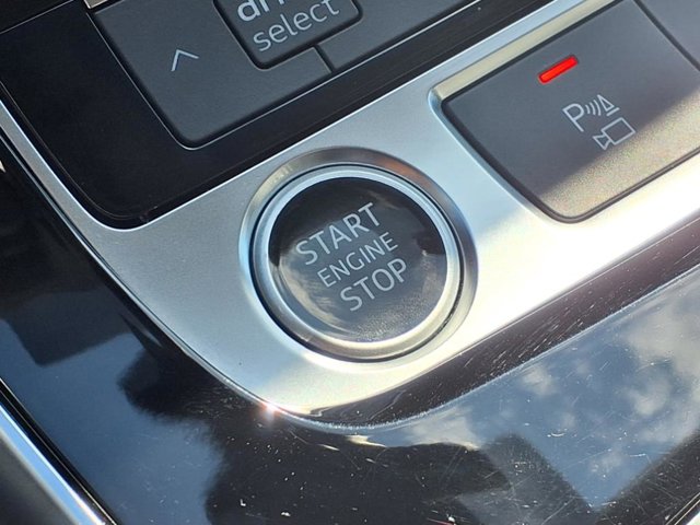 Vehicle image 18 of 40