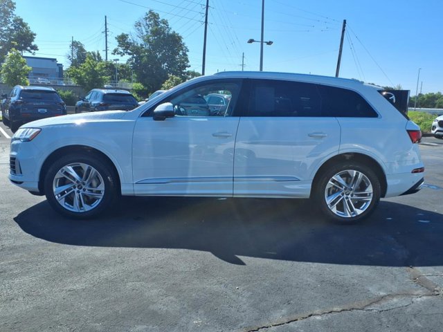 Vehicle image 8 of 40