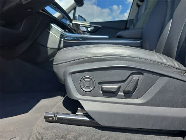 Vehicle image 18 of 41