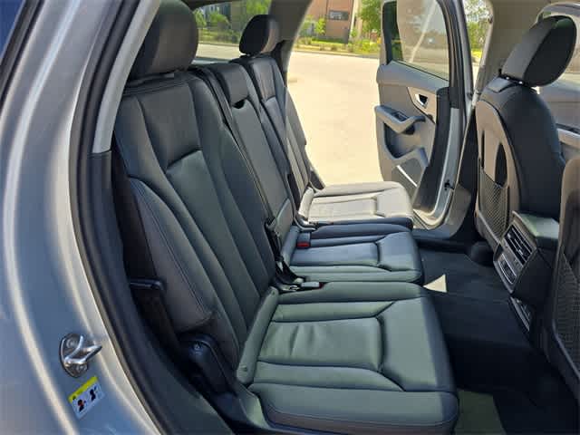 Vehicle image 22 of 41