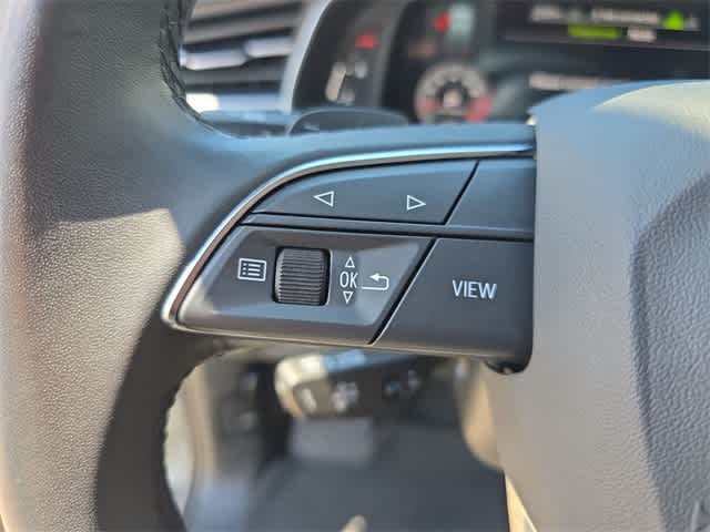 Vehicle image 26 of 41