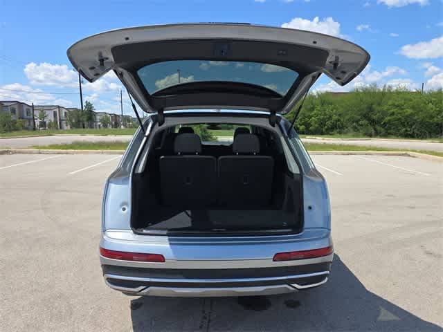 Vehicle image 37 of 41