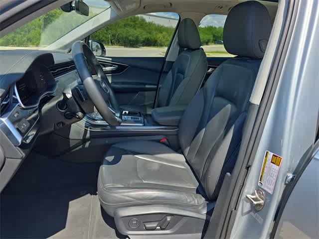 Vehicle image 17 of 41