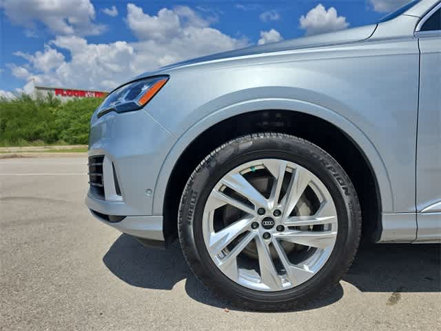 Vehicle image 14 of 41