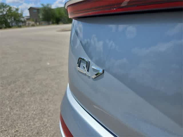 Vehicle image 13 of 41