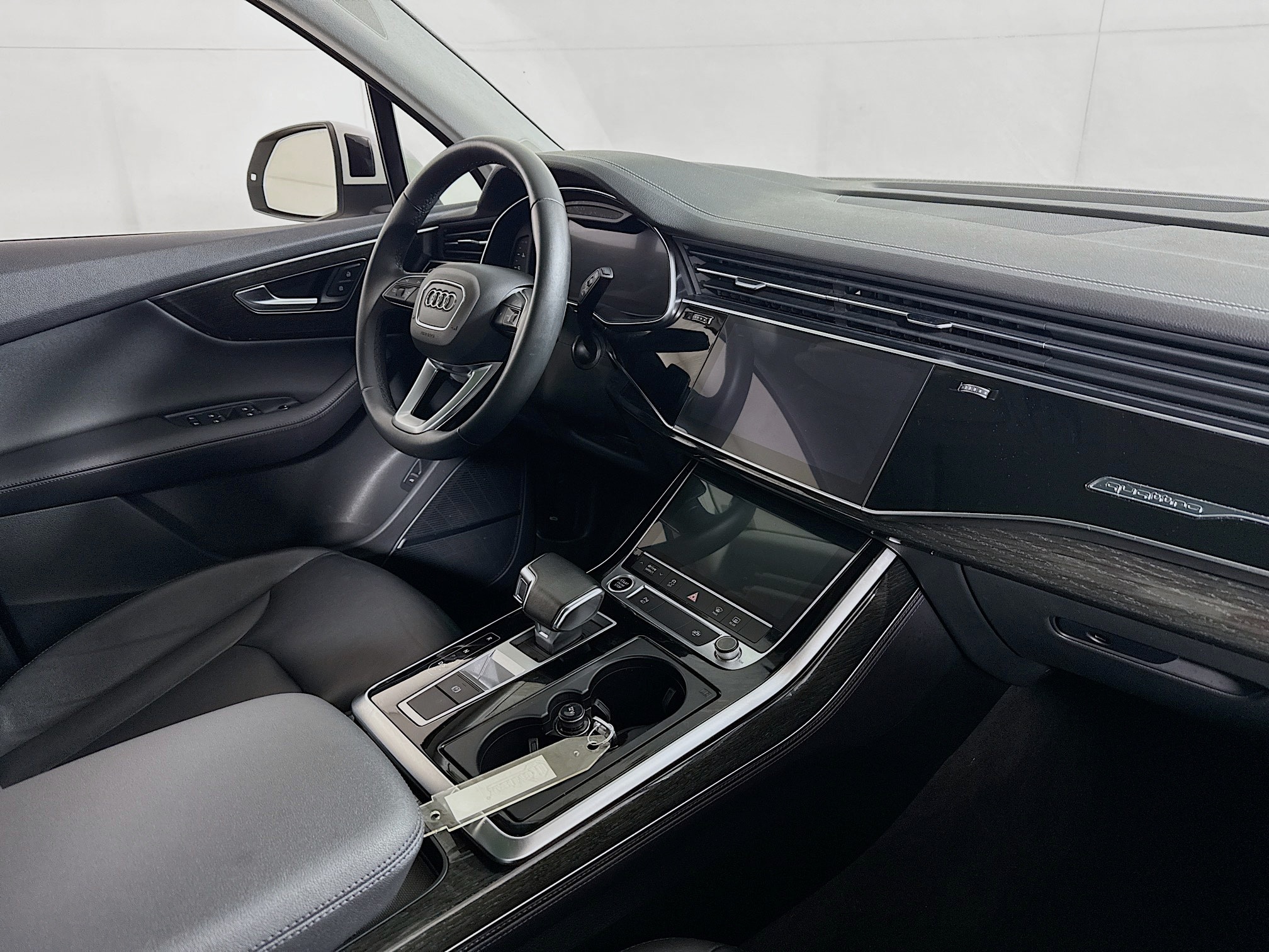Vehicle image 29 of 31