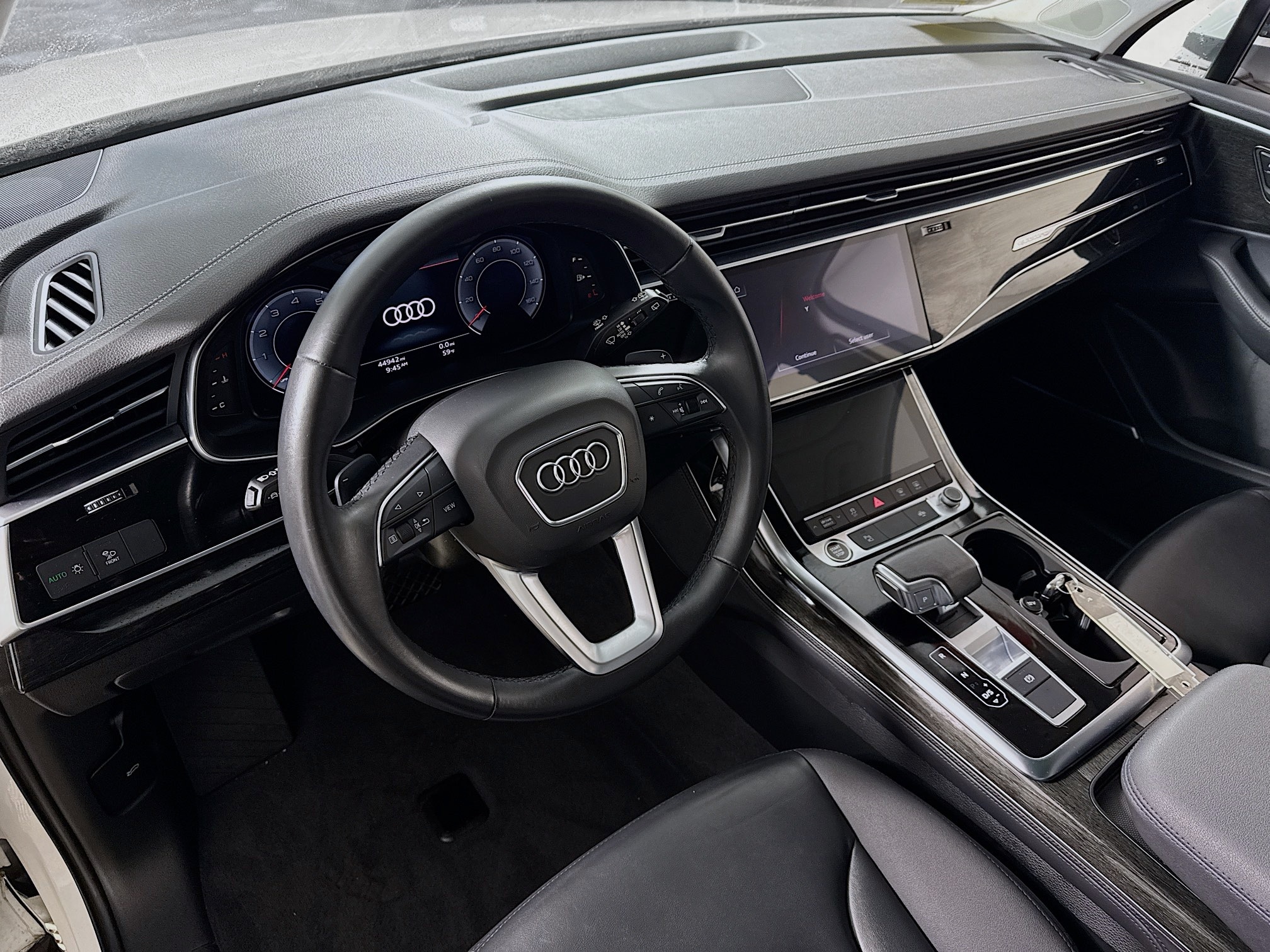 Vehicle image 13 of 31
