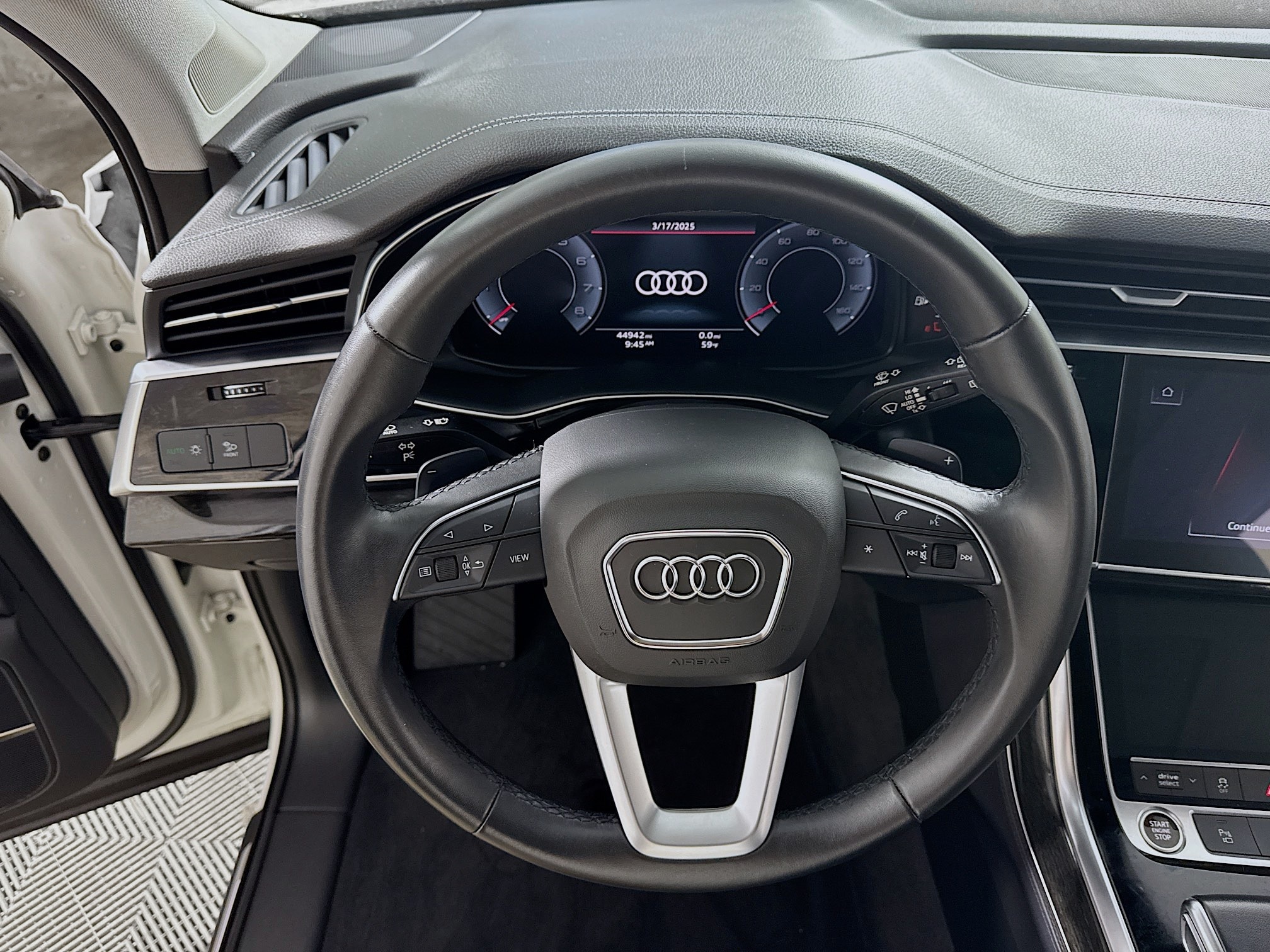 Vehicle image 16 of 31