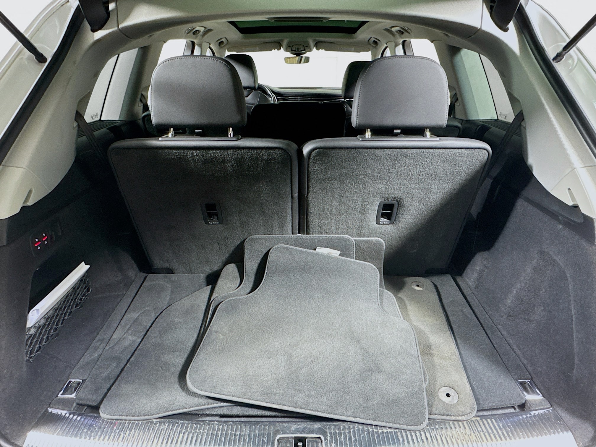 Vehicle image 26 of 31