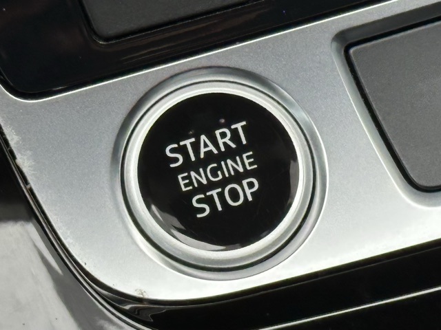 Vehicle image 19 of 40