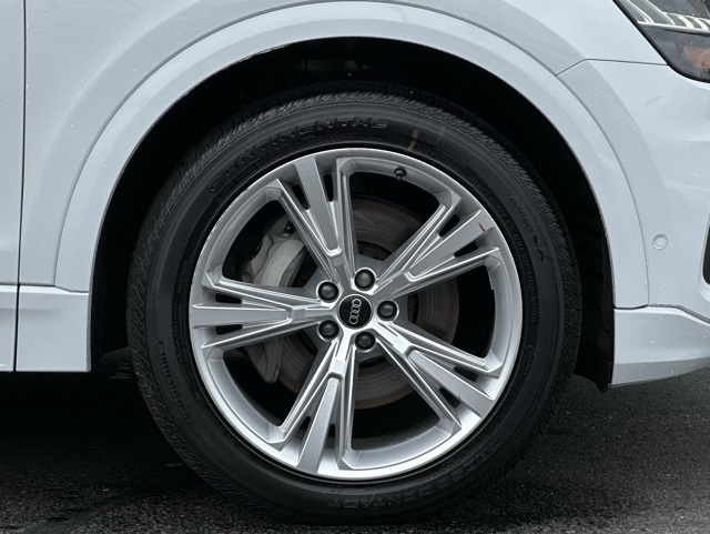 Vehicle image 38 of 40
