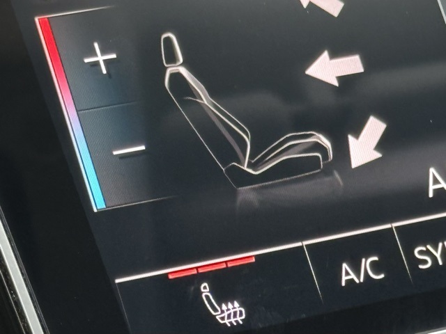 Vehicle image 26 of 40