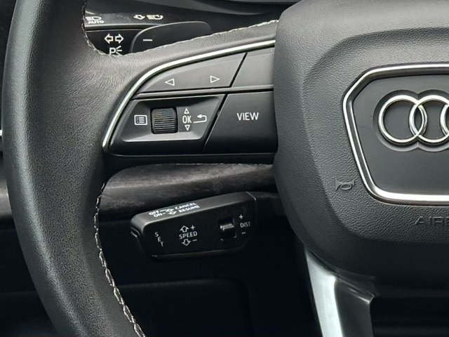 Vehicle image 14 of 40