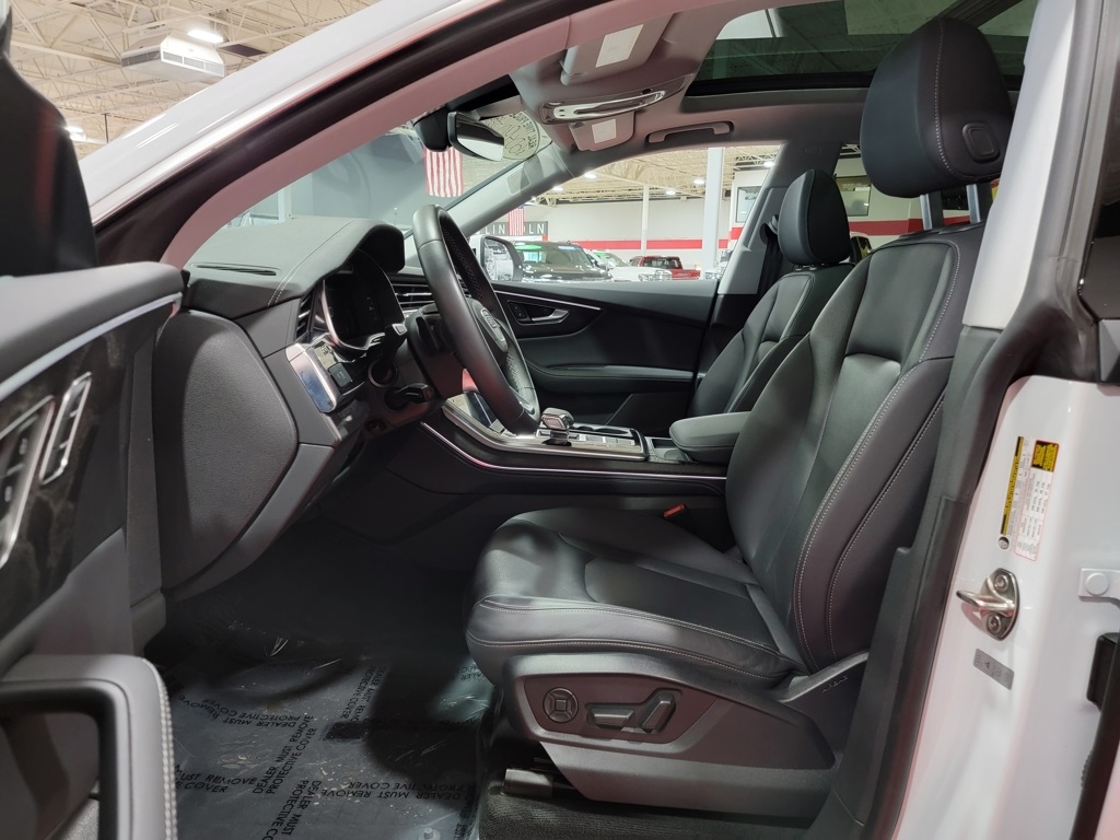 Vehicle image 18 of 34