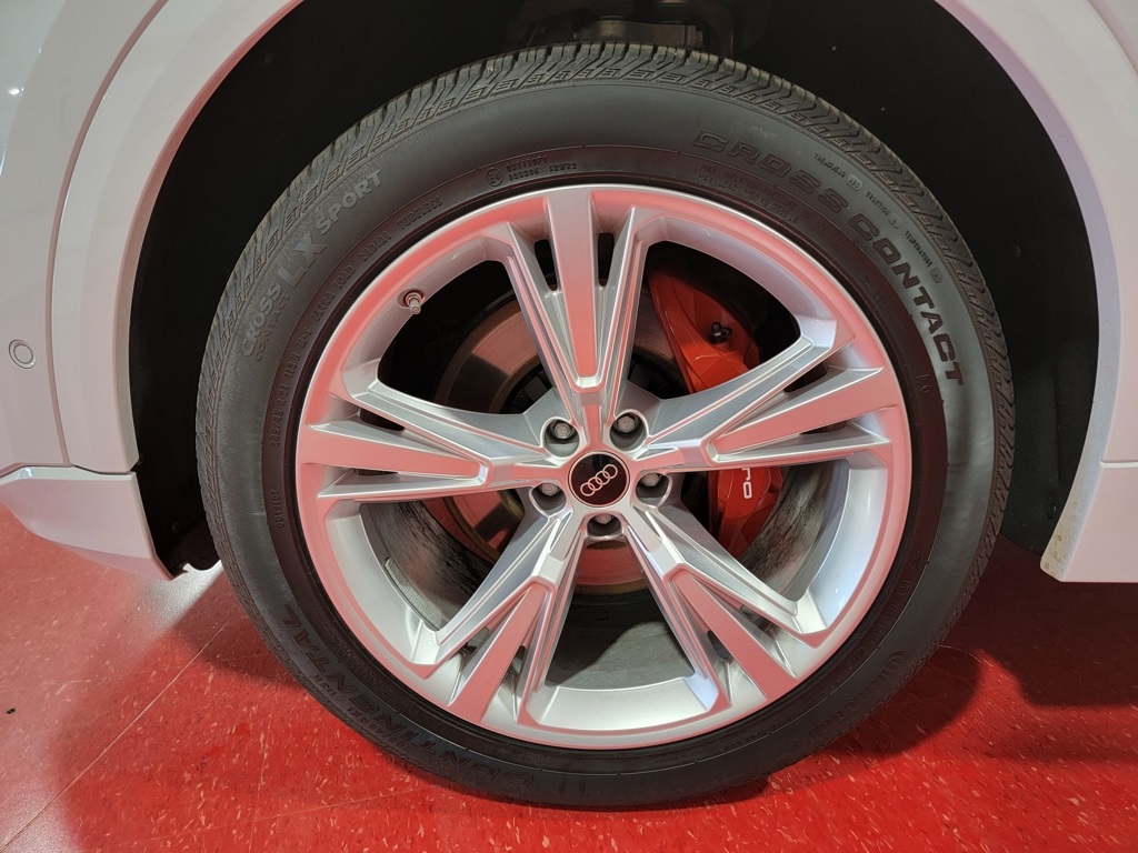 Vehicle image 12 of 34
