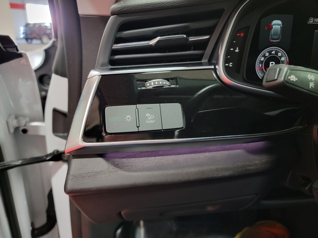 Vehicle image 31 of 34