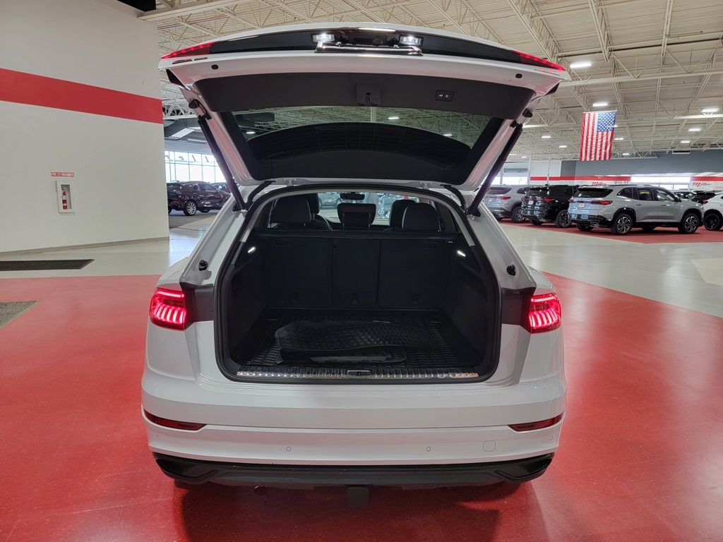 Vehicle image 10 of 34
