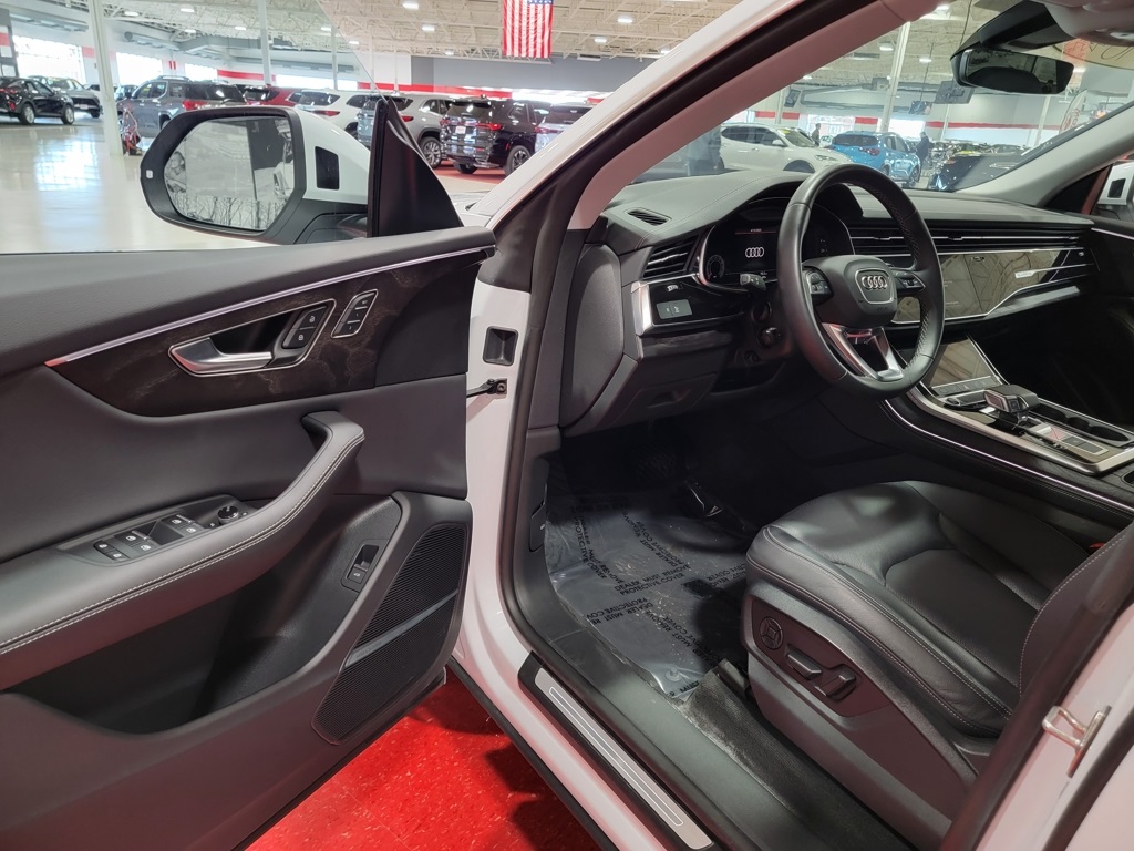 Vehicle image 14 of 34