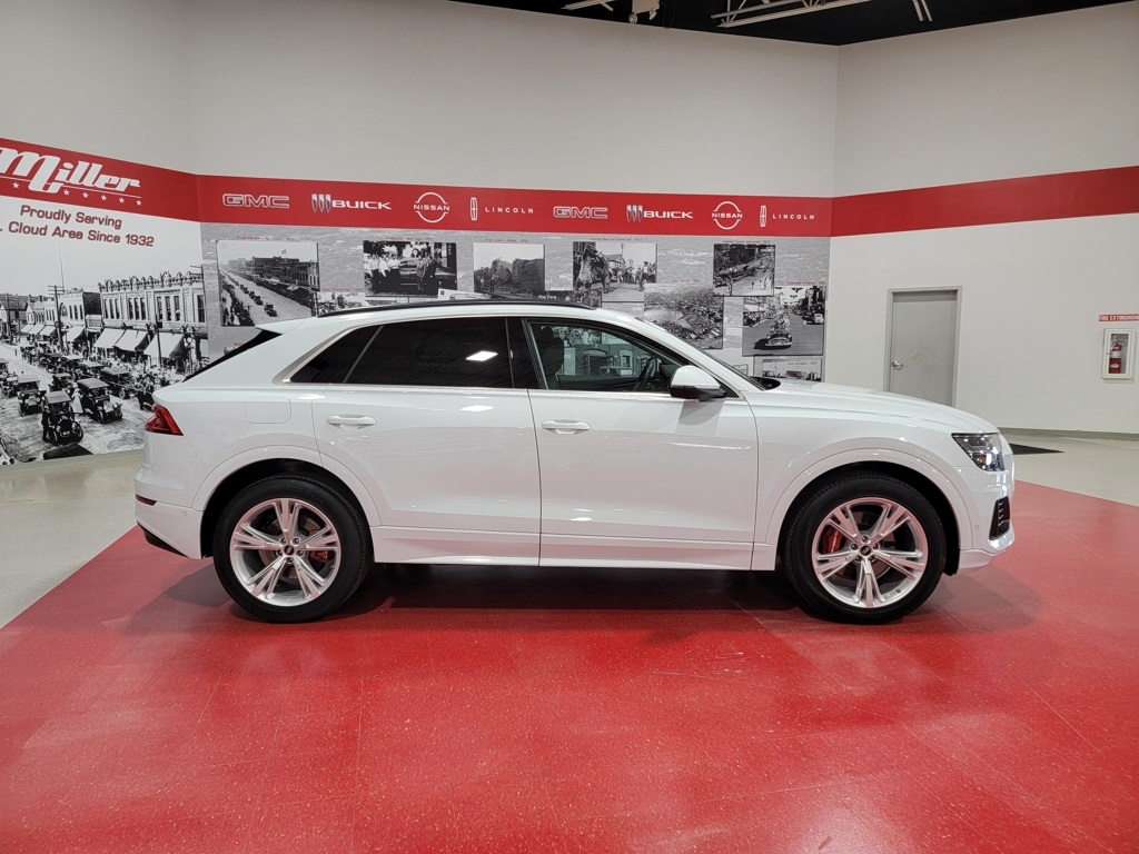 Vehicle image 4 of 34