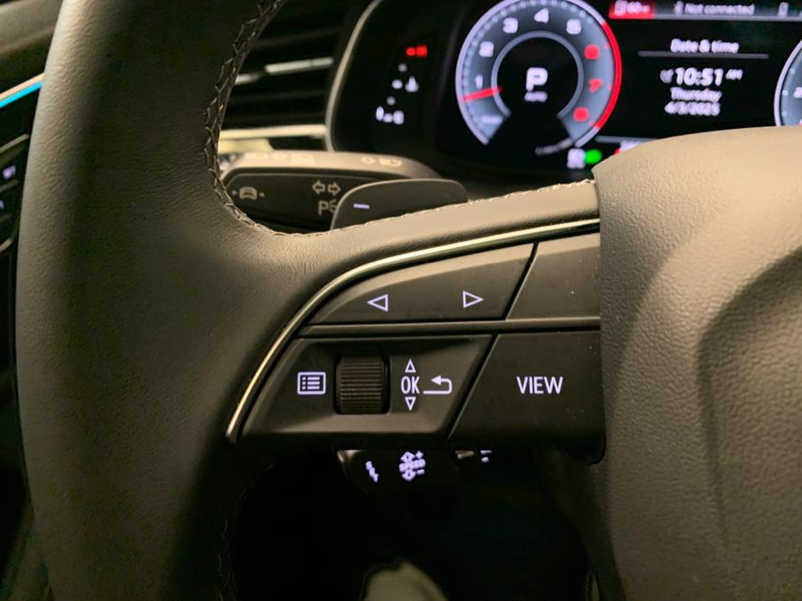 Vehicle image 25 of 63