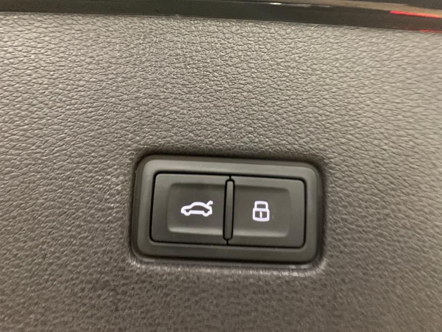 Vehicle image 47 of 63