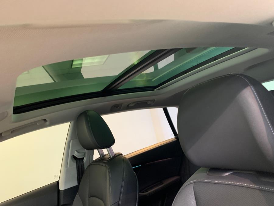 Vehicle image 21 of 63